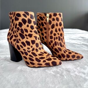 Vince Camuto Leopard Animal Print Ankle Boots with Block Heel, size 5